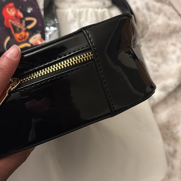 ‘Hell Here’ Backstitch Bruja Purse - Picture 10 of 13